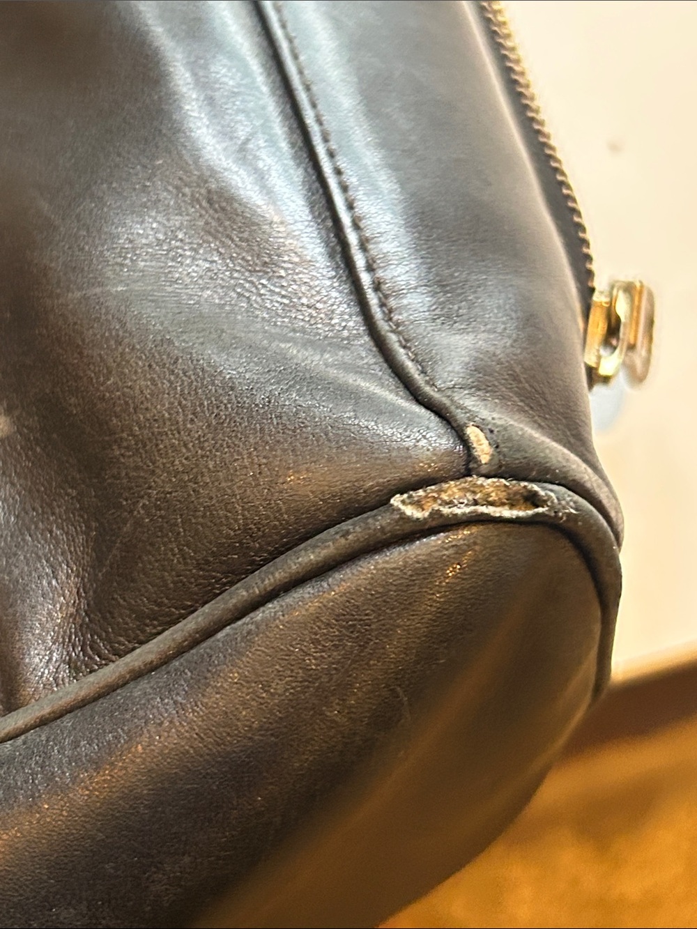 Johnny Farah Classic Black Leather travel shoulder bag organizing collegiate - Picture 10 of 11